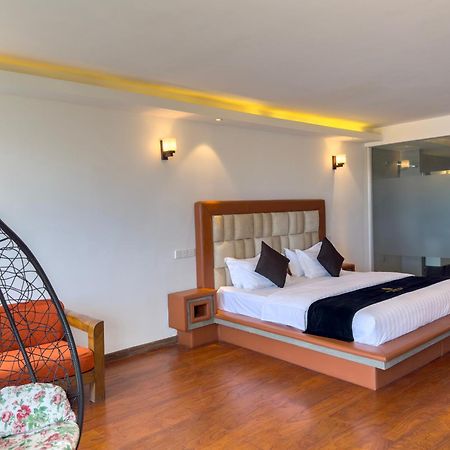 Mazarine Surf Suites Hiriketiya Діквелла Екстер'єр фото
